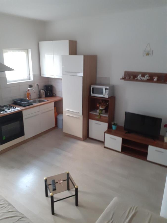 Appartement Apartman Tanja à Bilice Extérieur photo