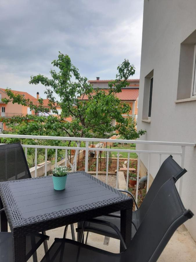 Appartement Apartman Tanja à Bilice Extérieur photo