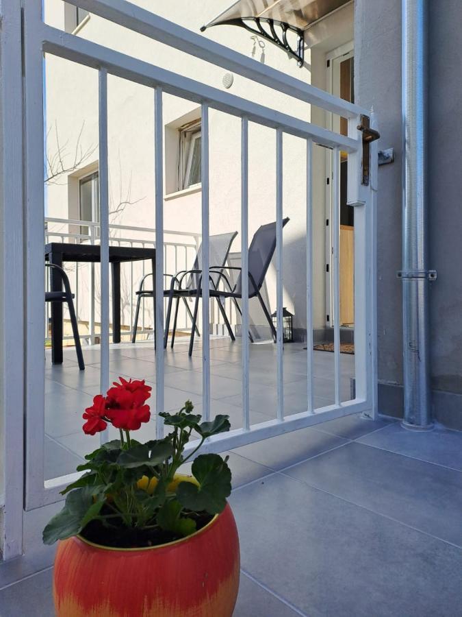 Appartement Apartman Tanja à Bilice Extérieur photo