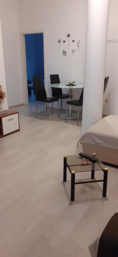 Appartement Apartman Tanja à Bilice Extérieur photo