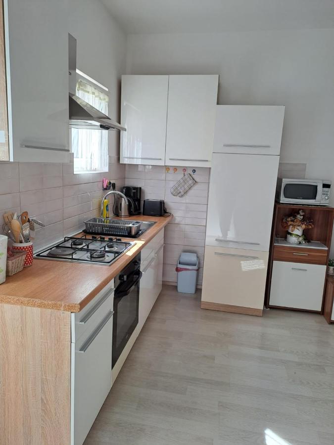 Appartement Apartman Tanja à Bilice Extérieur photo