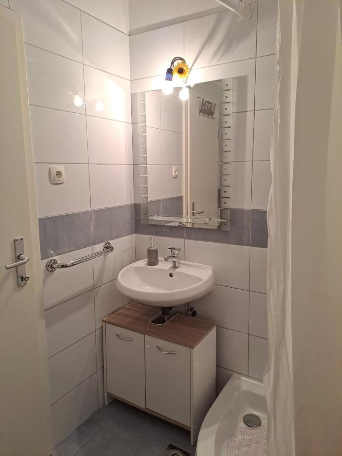 Appartement Apartman Tanja à Bilice Extérieur photo